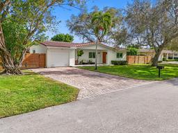 Picture of 17205 SW 88Th Ave, Palmetto Bay, FL 33157