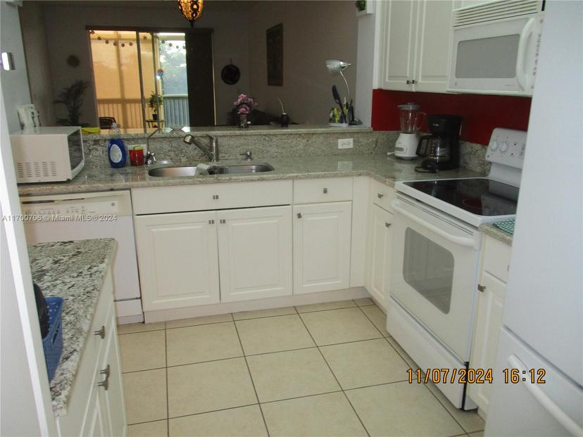 Picture of 7725 Yardley Dr Bldg B # 305, Tamarac FL 33321