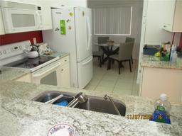 Picture of 7725 Yardley Dr Bldg B # 305, Tamarac, FL 33321