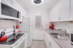 Picture of 17090 NE 14Th Ave # 304, North Miami Beach, FL 33162