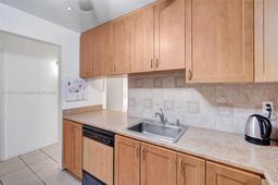 Picture of 17001 NE 13Th Ave # 103, Miami, FL 33162