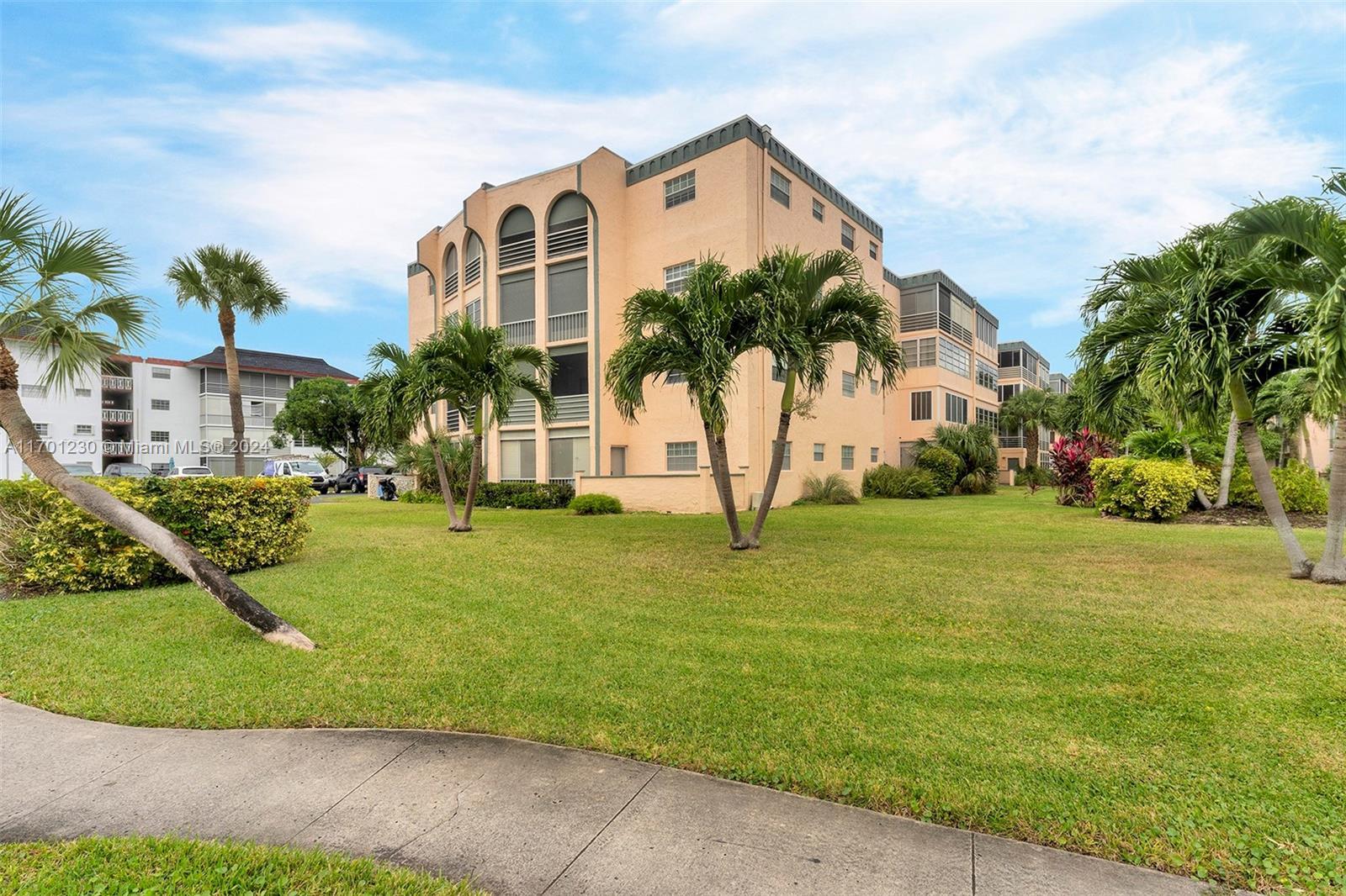 Picture of 4281 NW 41St St # 220, Lauderdale Lakes, FL 33319