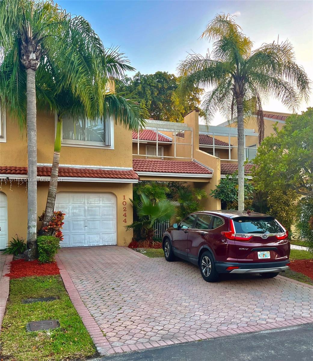 Picture of 10244 NW 51St Ter, Doral, FL 33178