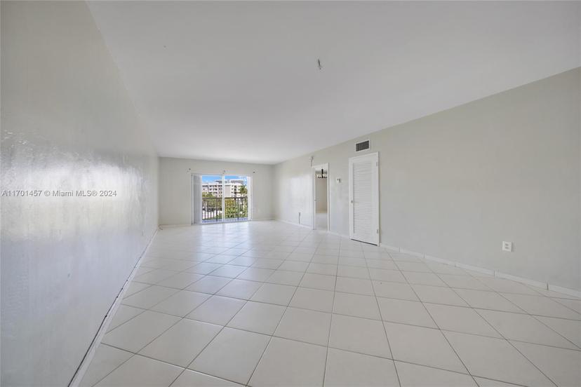 Picture of 9270 W Bay Harbor Dr # 5D, Bay Harbor Islands FL 33154