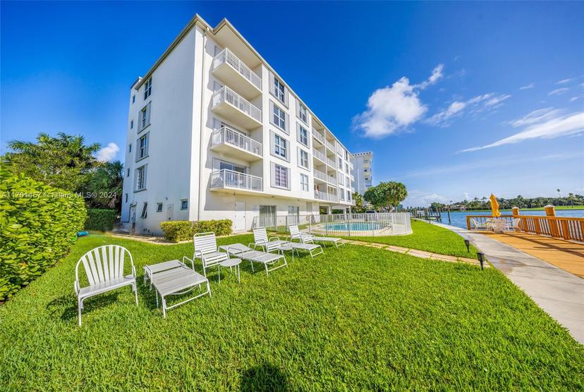 Picture of 9270 W Bay Harbor Dr # 5D, Bay Harbor Islands FL 33154