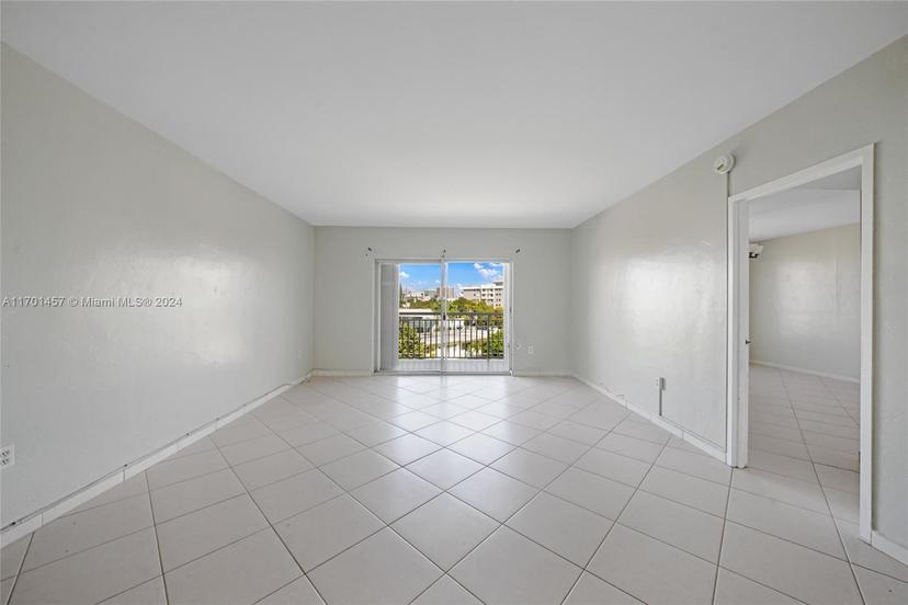 Picture of 9270 W Bay Harbor Dr # 5D, Bay Harbor Islands FL 33154