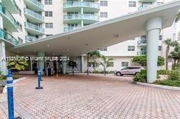 Picture of 3801 S Ocean Dr # 8U, Hollywood, FL 33019