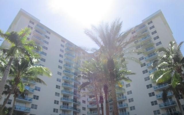 Picture of 3801 S Ocean Dr # 8U, Hollywood, FL 33019