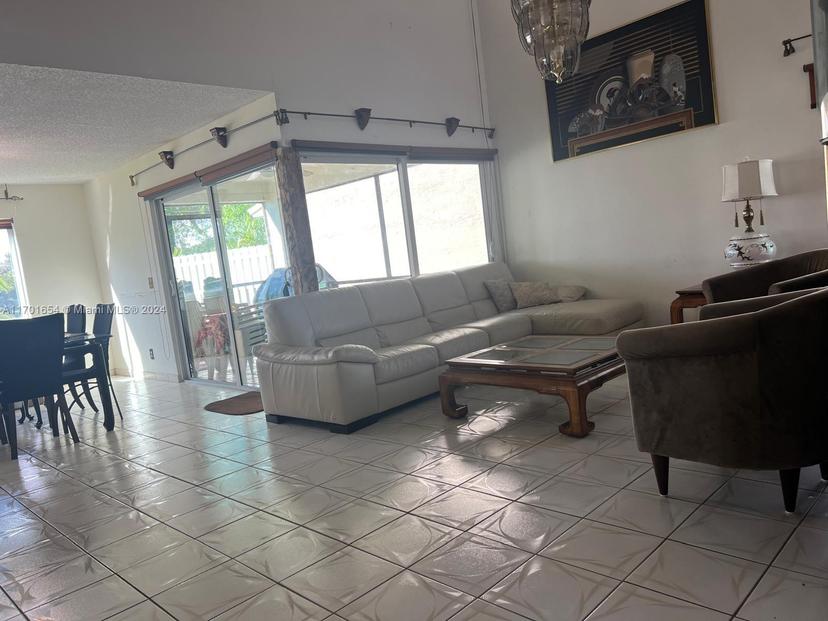 Picture of 897 NW 97Th Ave, Plantation FL 33324