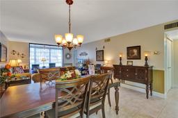 Picture of 9330 Sunrise Lakes Blvd # 109, Sunrise, FL 33322