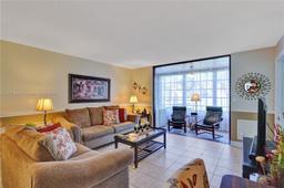 Picture of 9330 Sunrise Lakes Blvd # 109, Sunrise, FL 33322