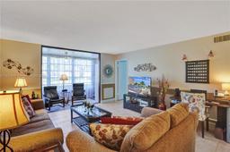 Picture of 9330 Sunrise Lakes Blvd # 109, Sunrise, FL 33322