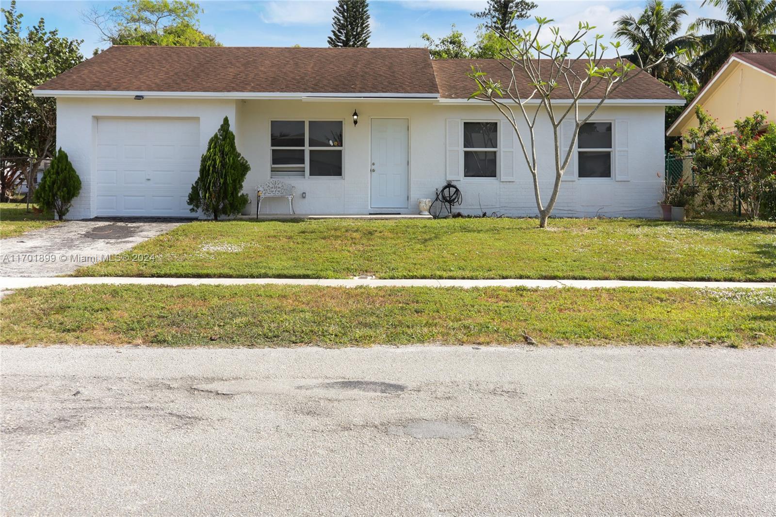 Picture of 305 SW 78Th Ter, North Lauderdale, FL 33068