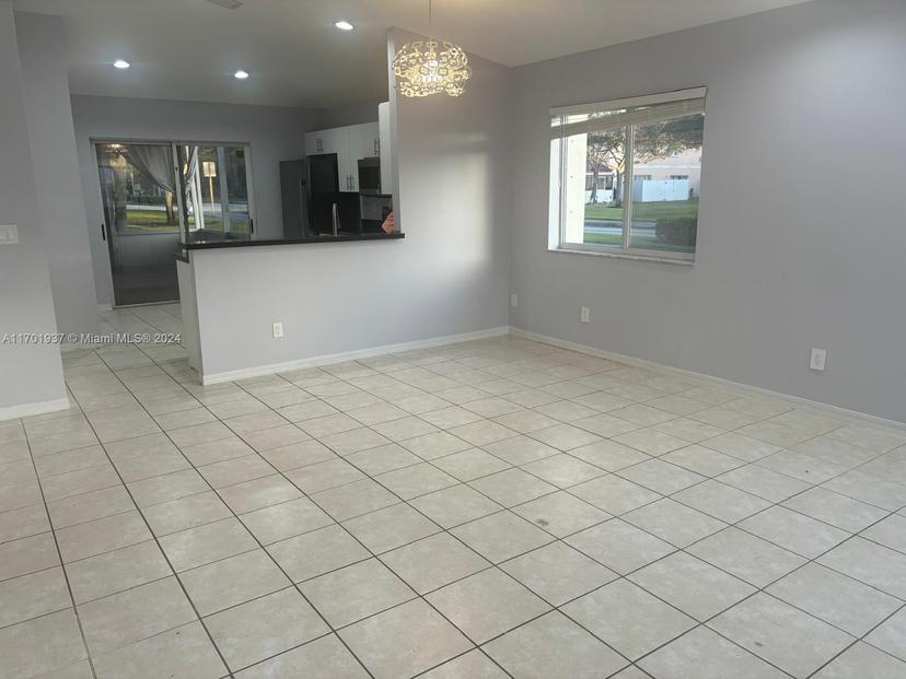 Picture of 709 NW 208Th Way, Pembroke Pines FL 33029