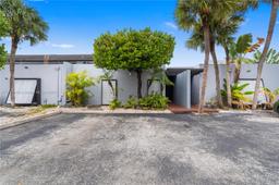 Picture of 6435 Windmill Gate Rd, Miami Lakes, FL 33014