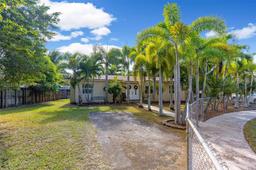 Picture of 15550 SW 307Th St, Homestead, FL 33033