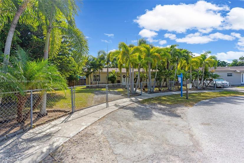 Picture of 15550 SW 307Th St, Homestead FL 33033