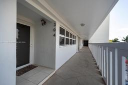 Picture of 2000 S Ocean Dr # 304, Fort Lauderdale, FL 33316