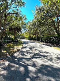 Picture of 12725 SW 80Th Ave, Pinecrest, FL 33156