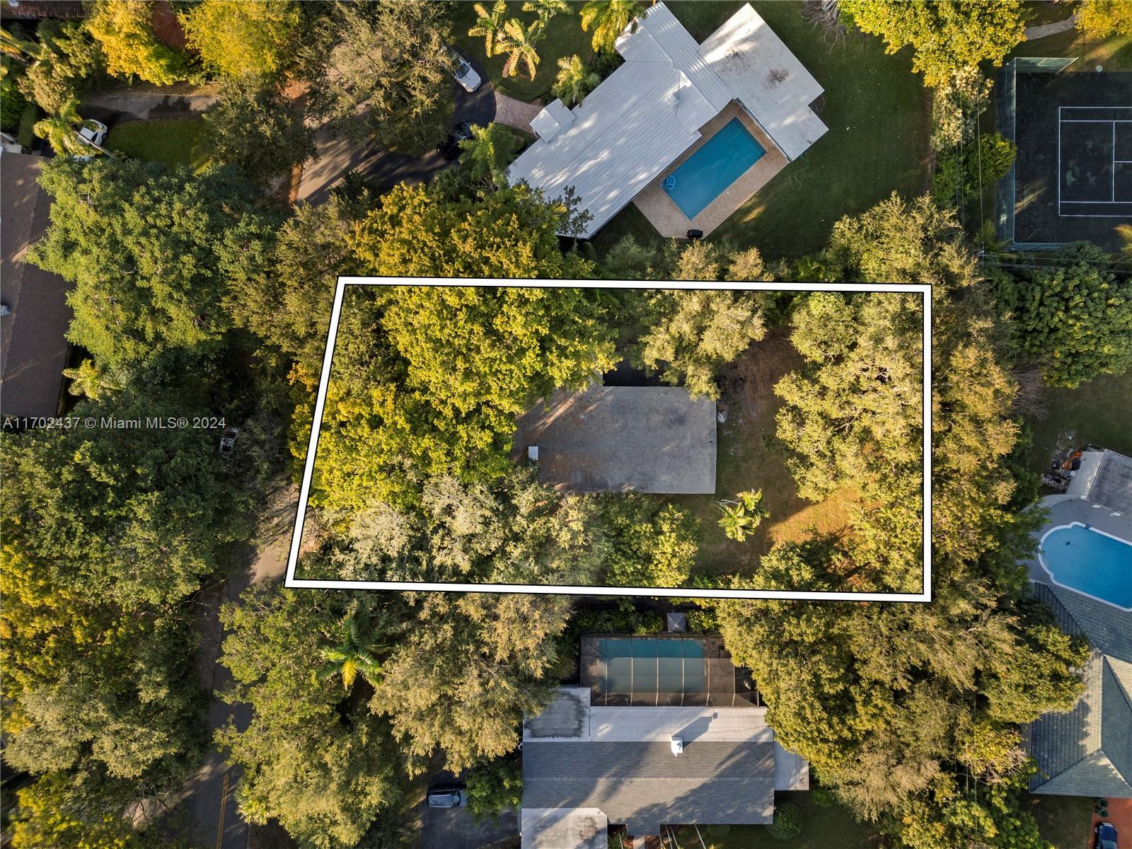 Picture of 12725 SW 80Th Ave, Pinecrest, FL 33156