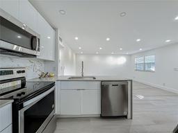 Picture of 260 Monaco F # F, Delray Beach, FL 33446