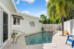 Picture of 111 Bee St, Plantation Key, FL 33070