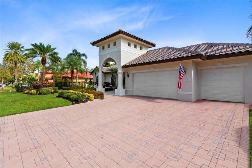 Picture of 615 W Enclave Cir W, Pembroke Pines FL 33027