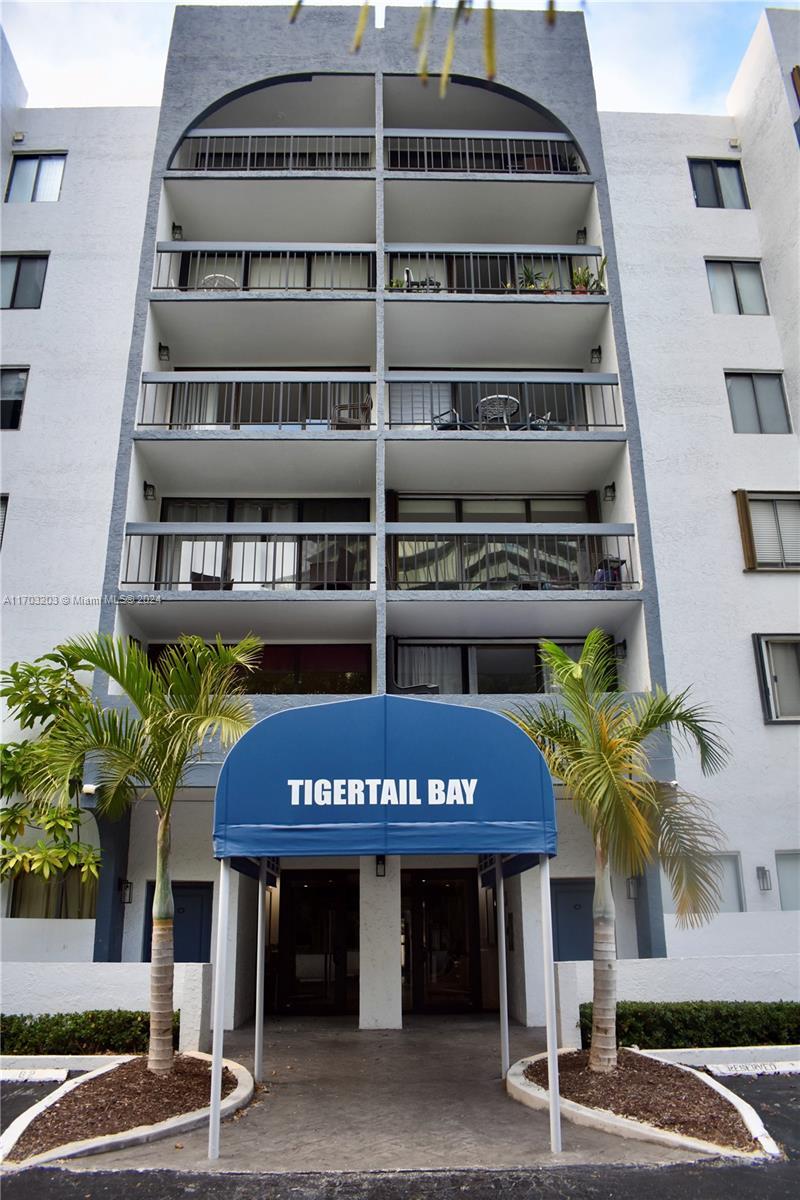 Picture of 2715 Tigertail Ave # 402, Miami FL 33133