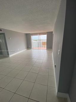 Picture of 9310 Fontainebleau Blvd # 514, Miami, FL 33172