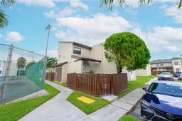 Picture of 10296 NW 9Thstcr # 201, Miami, FL 33172