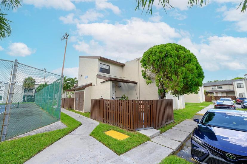 Picture of 10296 NW 9Thstcr # 201, Miami FL 33172