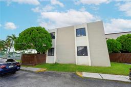 Picture of 10296 NW 9Thstcr # 201, Miami, FL 33172