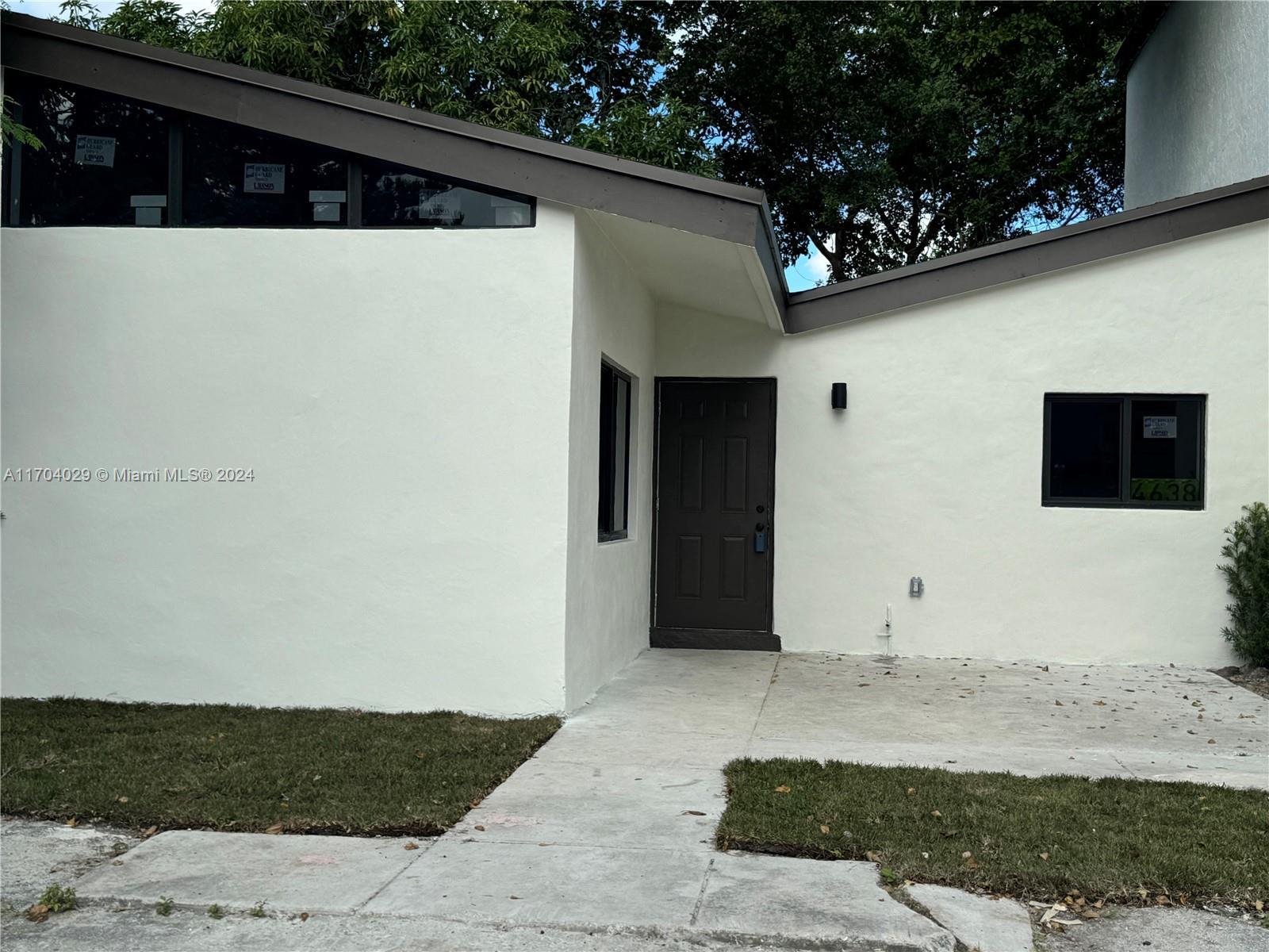 Picture of 4638 NW 185 St, Miami Gardens, FL 33055