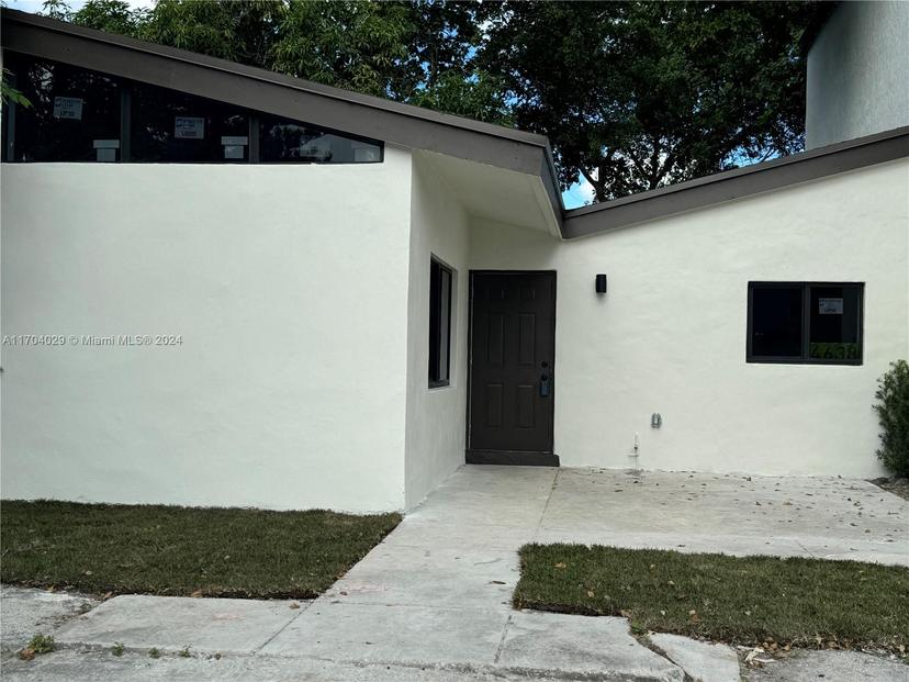 Picture of 4638 NW 185 St, Miami Gardens FL 33055