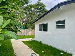 Picture of 2380 SW 34Th Way, Fort Lauderdale, FL 33312