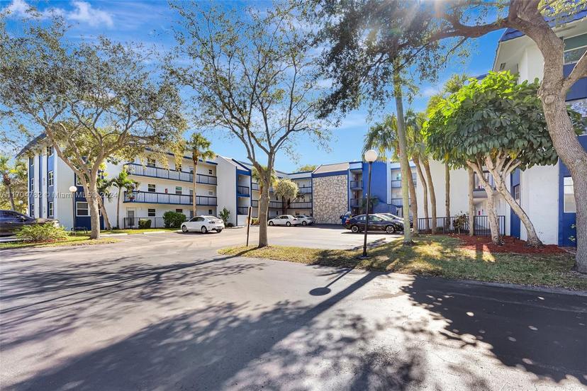 Picture of 3170 Holiday Springs Blvd # 209, Margate FL 33063