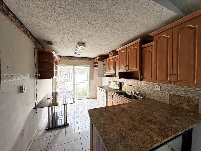 Picture of 9154 NW 119Th Ter, Hialeah Gardens FL 33018