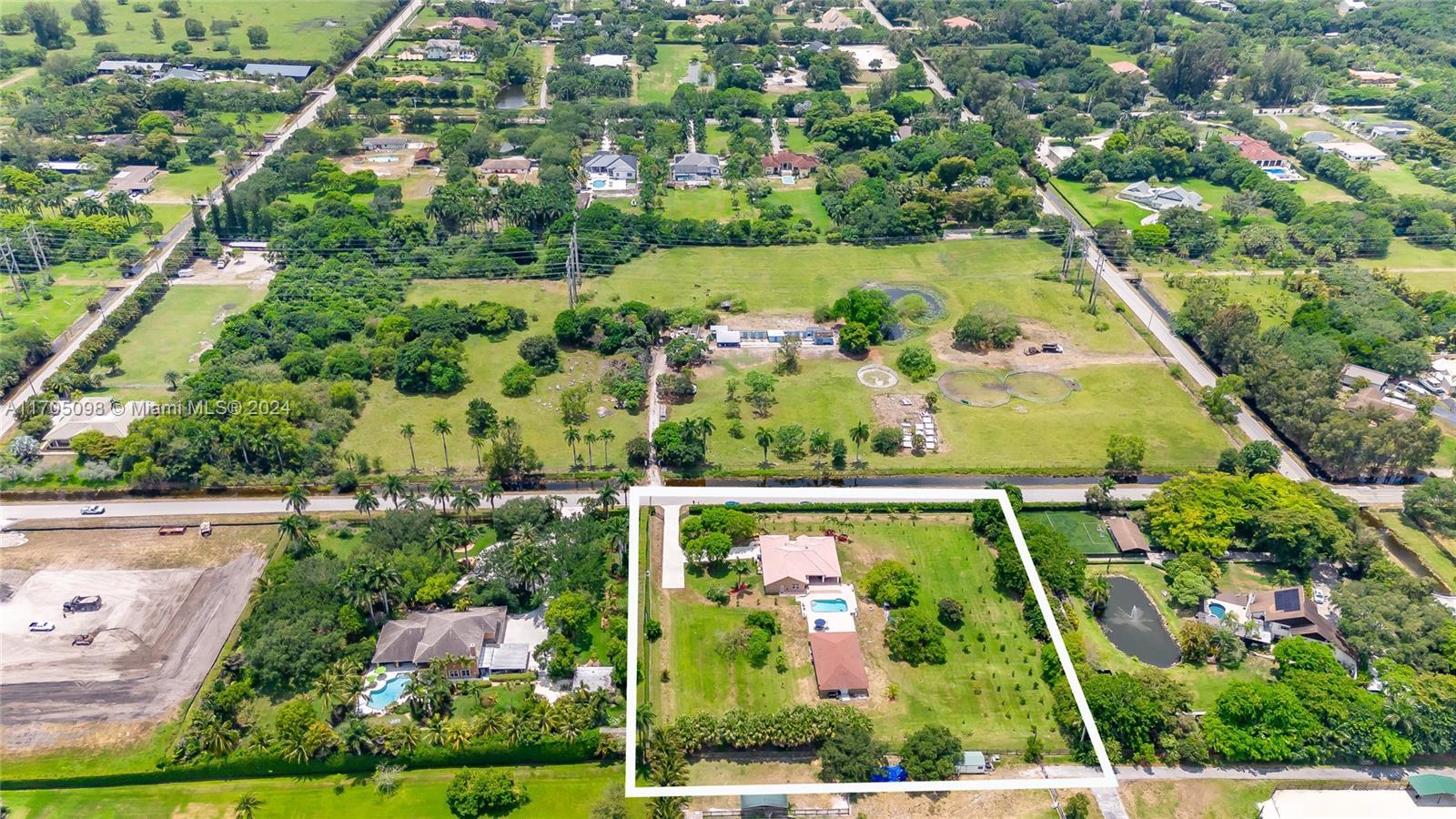 Picture of 12851 Luray Rd, Southwest Ranches, FL 33330