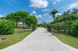 Picture of 12851 Luray Rd, Southwest Ranches, FL 33330