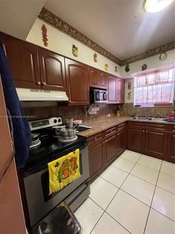 Picture of 4535 W 14Th Ln # 404, Hialeah, FL 33012