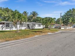 Picture of 1691 NE 146Th St, Miami, FL 33181