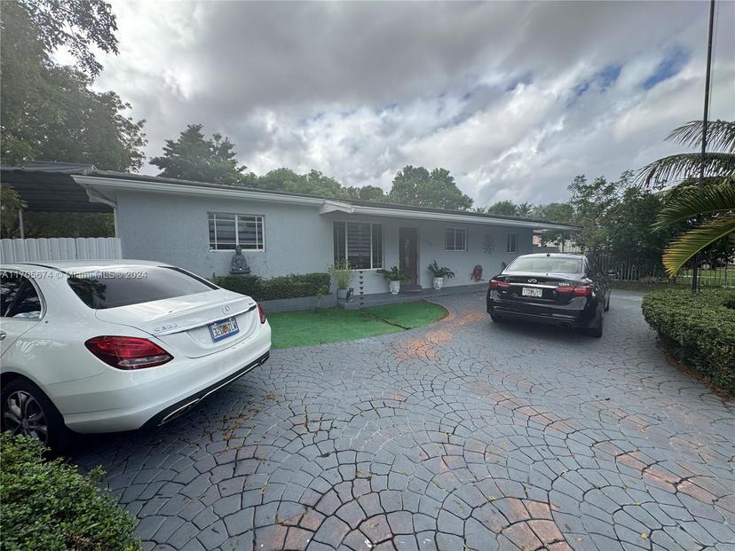 Picture of 720 W 71St Pl, Hialeah FL 33014