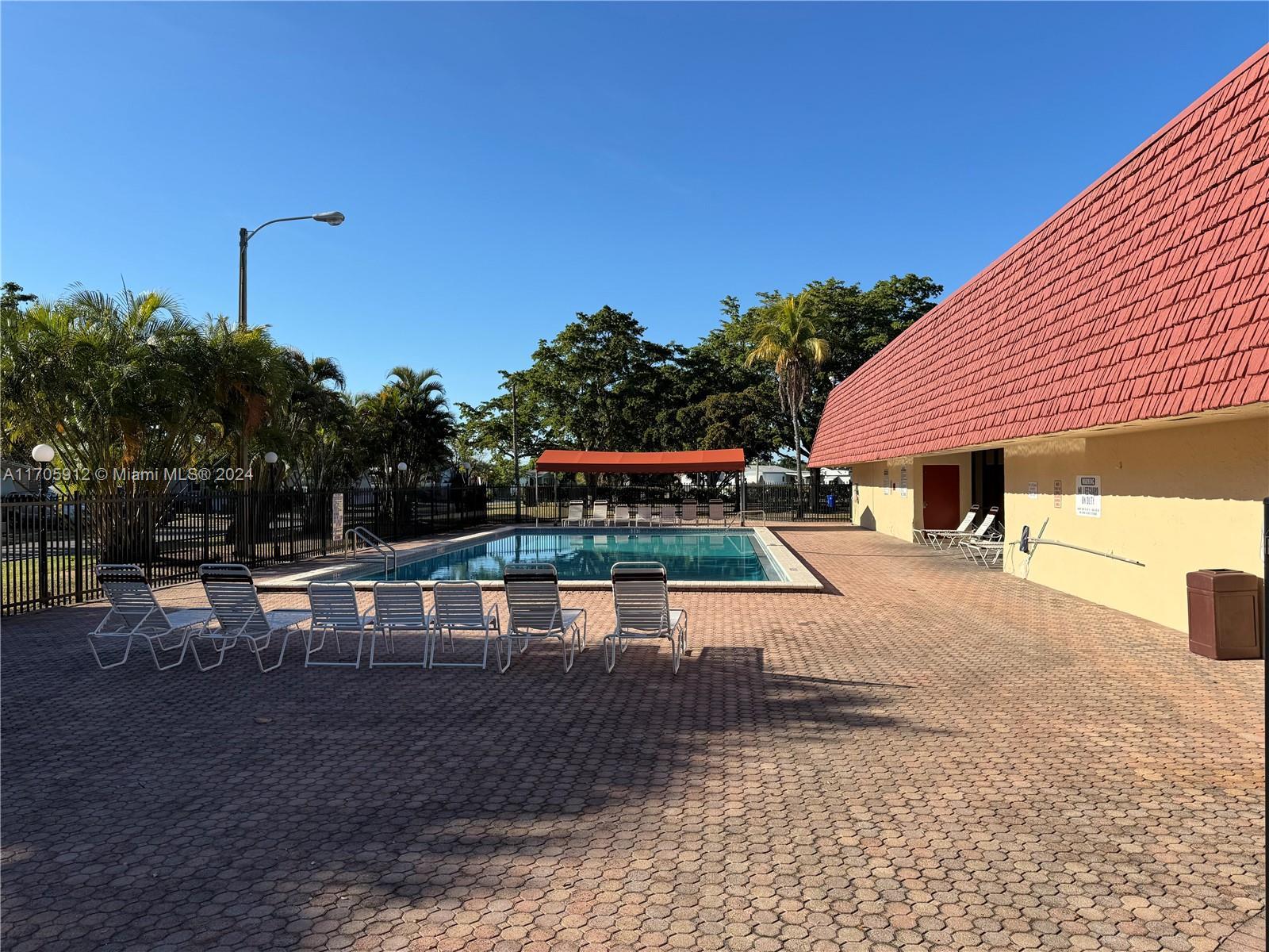 Picture of 21511 NW 3Rd St, Pembroke Pines, FL 33029