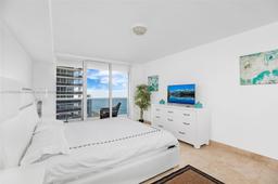 Picture of 1830 S Ocean Dr # 2808, Hallandale Beach, FL 33009