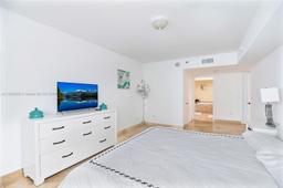 Picture of 1830 S Ocean Dr # 2808, Hallandale Beach, FL 33009