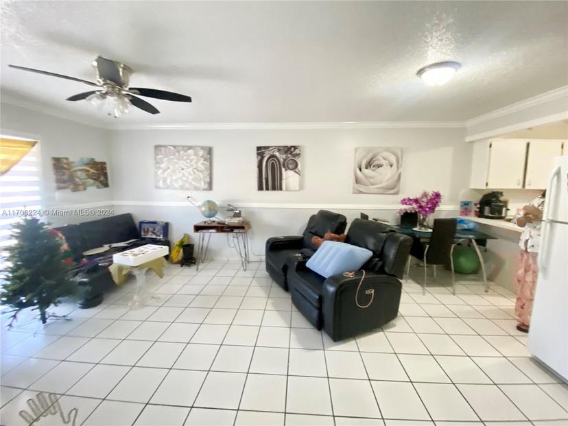 Picture of 2925 W 80Th St # 221, Hialeah FL 33018