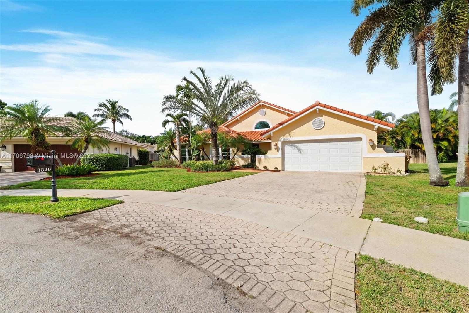 Picture of 3320 Maple Ln, Davie, FL 33328