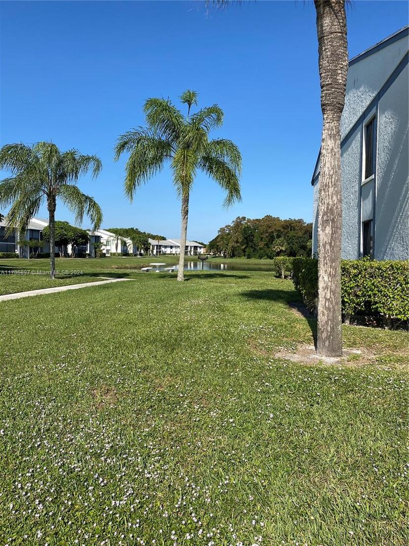 Picture of 1002 Green Pine Blvd # A1, West Palm Beach FL 33409