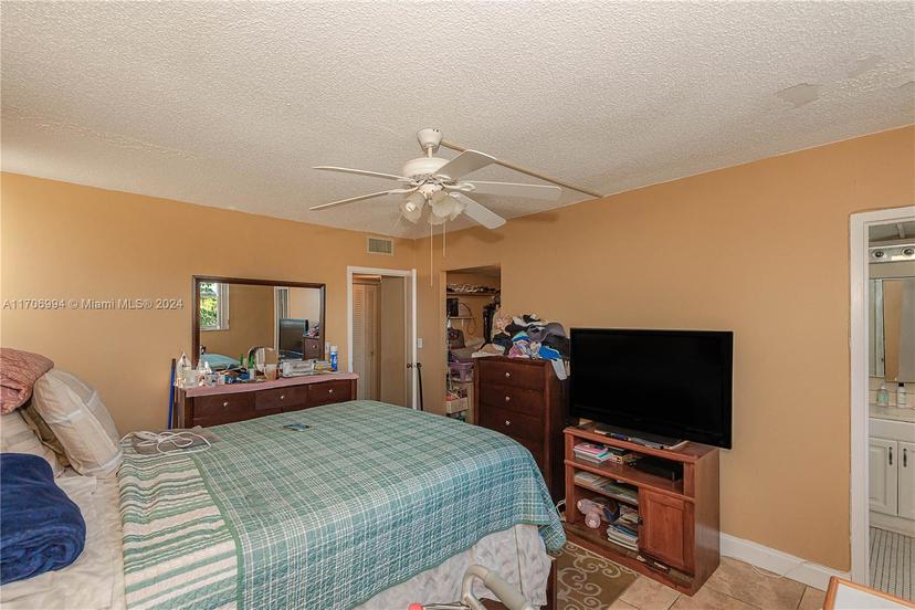 Picture of 2850 Somerset Dr # 308L, Lauderdale Lakes FL 33311