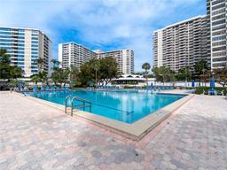 Picture of 2500 Parkview Dr # 2312, Hallandale Beach, FL 33009